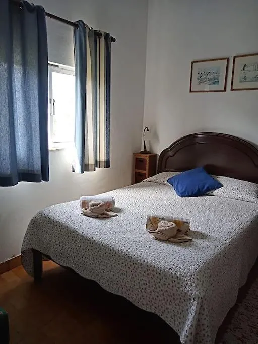 Traditional House With 2 Floors - 5 Minutes From Beach 塞勒玛 度假居