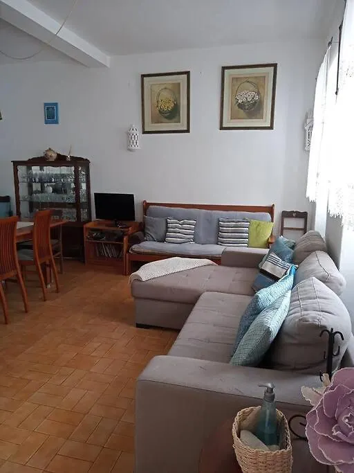 Traditional House With 2 Floors - 5 Minutes From Beach 塞勒玛 0*,  葡萄牙